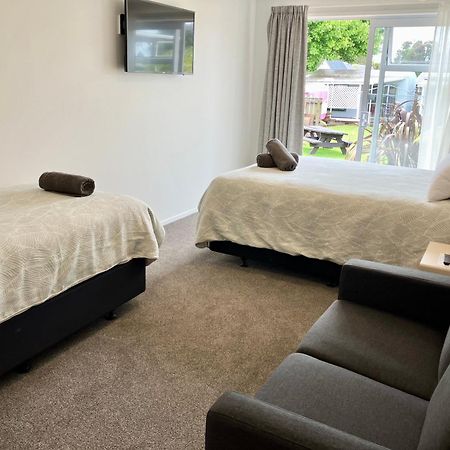 Tripinn Modern Motels & Affordable Accommodation Westport Esterno foto