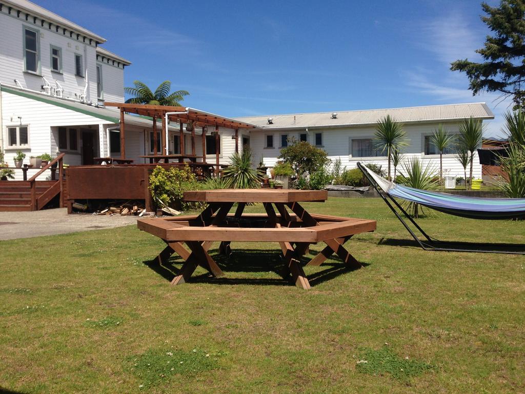 Tripinn Modern Motels & Affordable Accommodation Westport Esterno foto