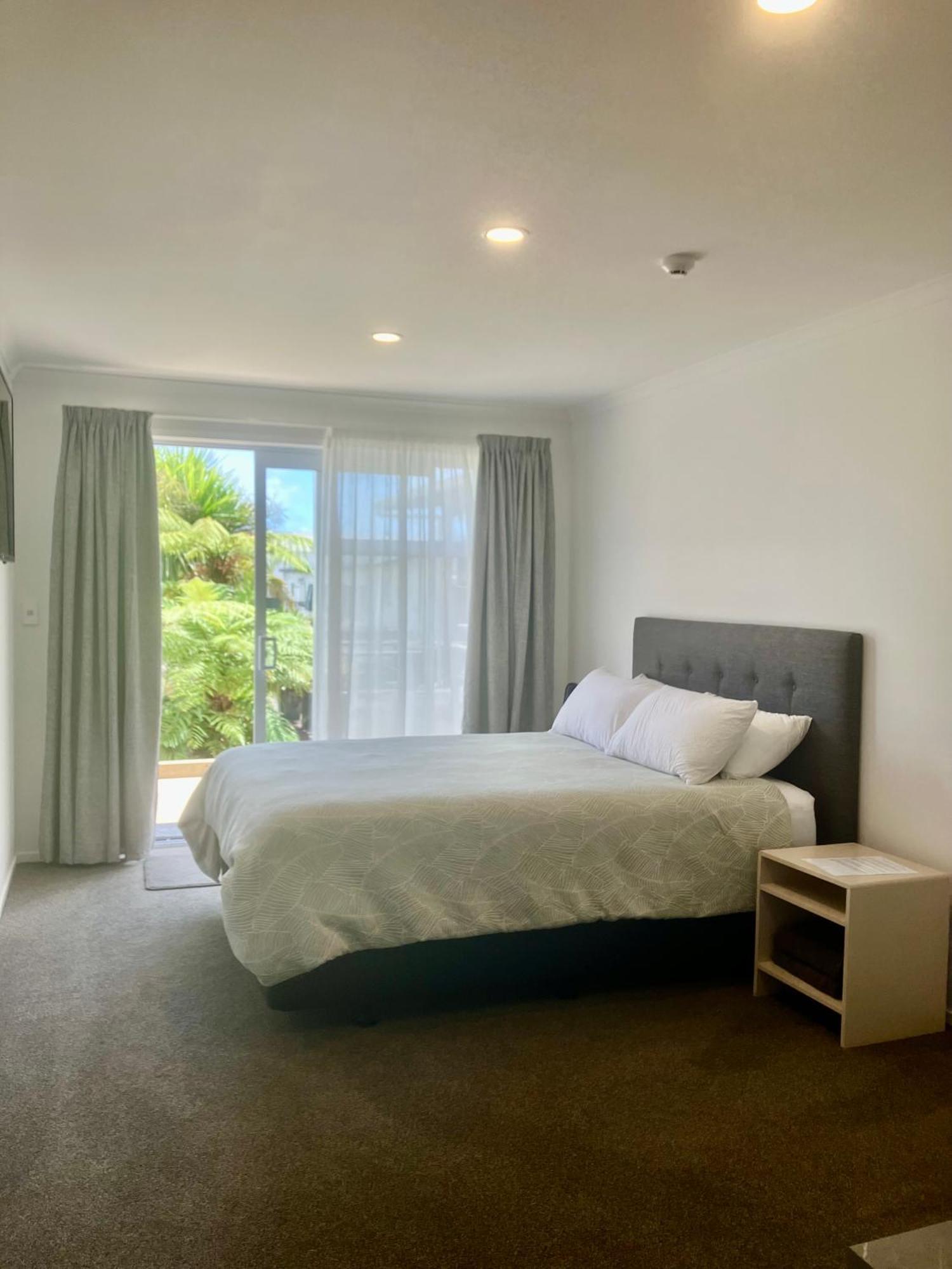 Tripinn Modern Motels & Affordable Accommodation Westport Esterno foto